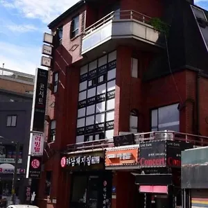 Multihouse Livingtel Hostel